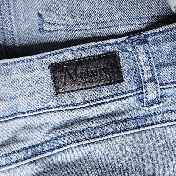 Womens Natural Reflections Vintage Reunion Embroidered Cropped Jeans Size 8 - Picture 8 of 11